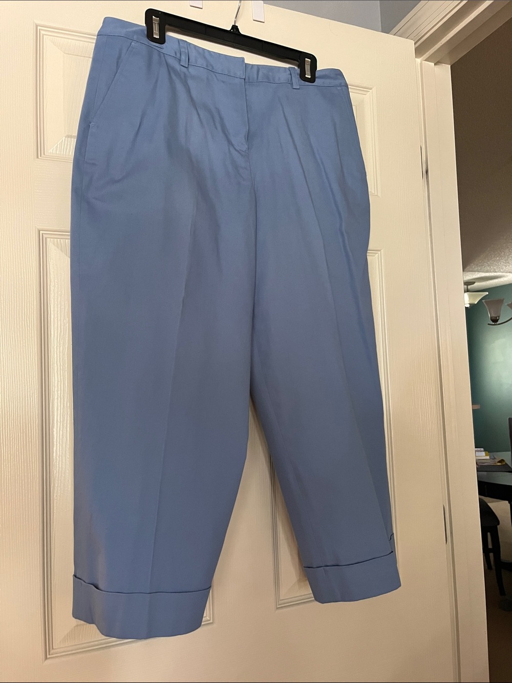 Larry Levine Light Blue Cropped Tailored Trousers